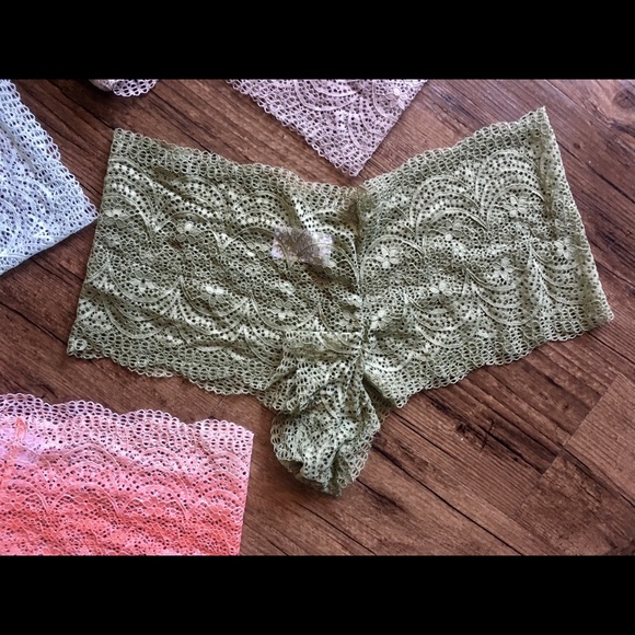 Set of 4 Lacey Panties - Picture 4 of 6